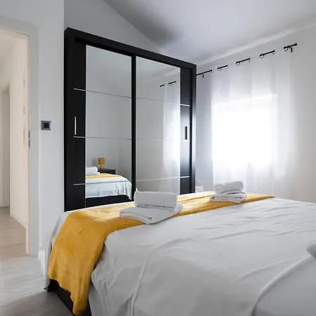 Ferara Apartment *