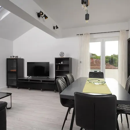 Apartment Ferara *