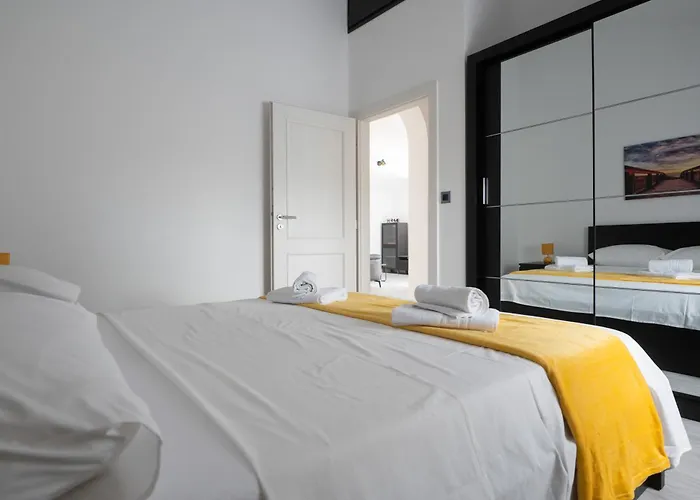 Ferara Биоград-на-Мору