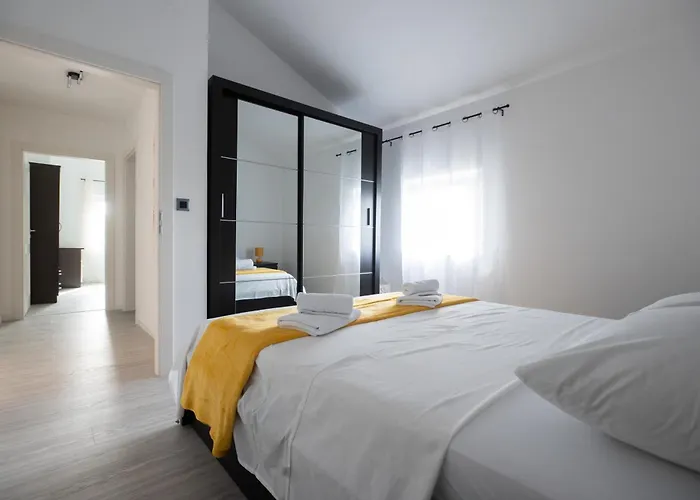 Ferara * Биоград-на-Мору