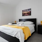 Ferara Biograd Na Moru