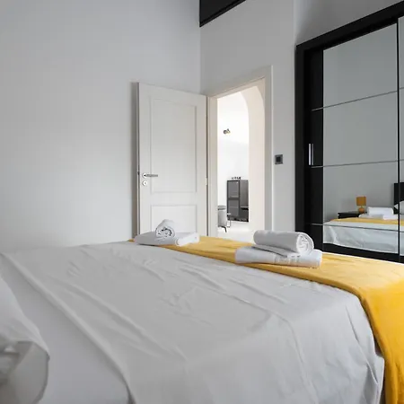 Ferara Biograd Na Moru