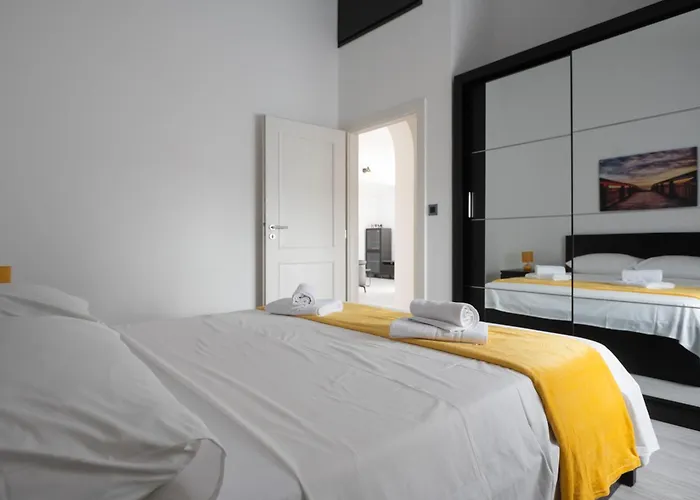 Ferara Biograd na Moru